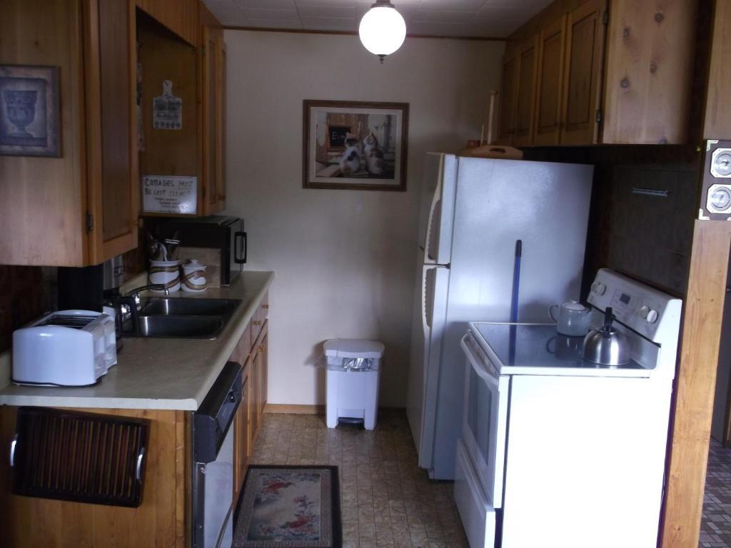 Chalkley'S Sandy Bay Cottage Resort Nipissing Beach Quarto foto